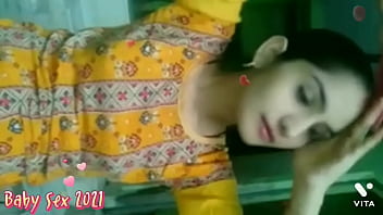 Natural tits Indian girl gets first time sex with boyfriend behind husband